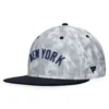 Men's New York Yankees Fanatics Branded Black/White Smoke Dye Fitted Hat