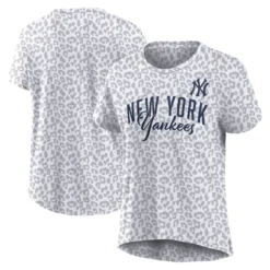 Women's New York Yankees Fanatics Branded Leopard Bat T-Shirt